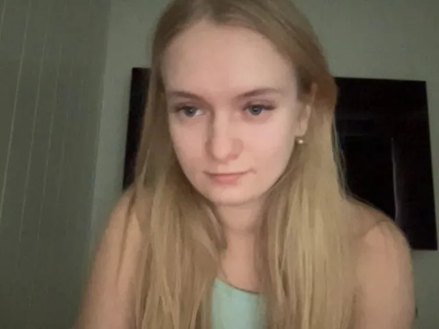 Live sex webcam photo for EmillyWillis #272864789