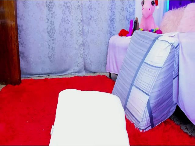 Live sex webcam photo for Emilly_harper #271843102