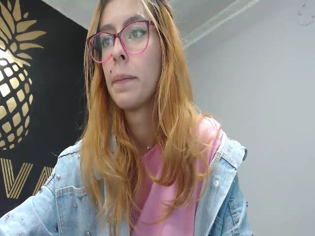 Live sex webcam photo for Emily18angel #272177247