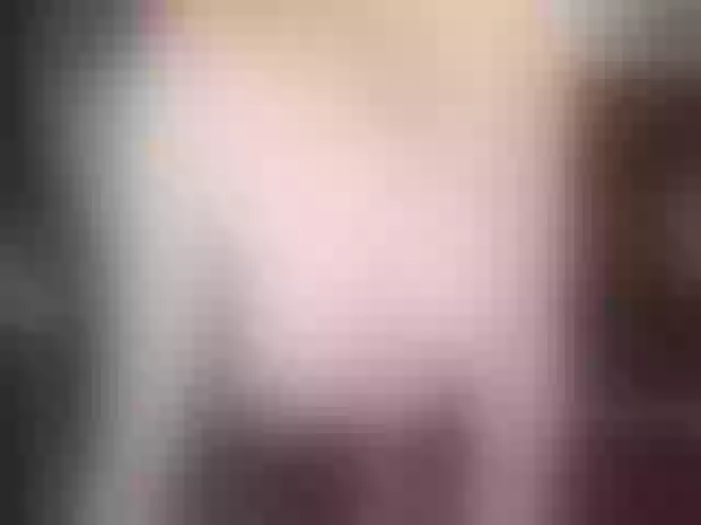 Live sex webcam photo for Emily4Kiss #271881786