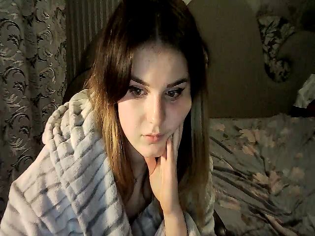 Live sex webcam photo for EmilyFar #271937060