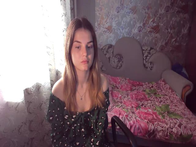 Live sex webcam photo for EmilyFar #273367071