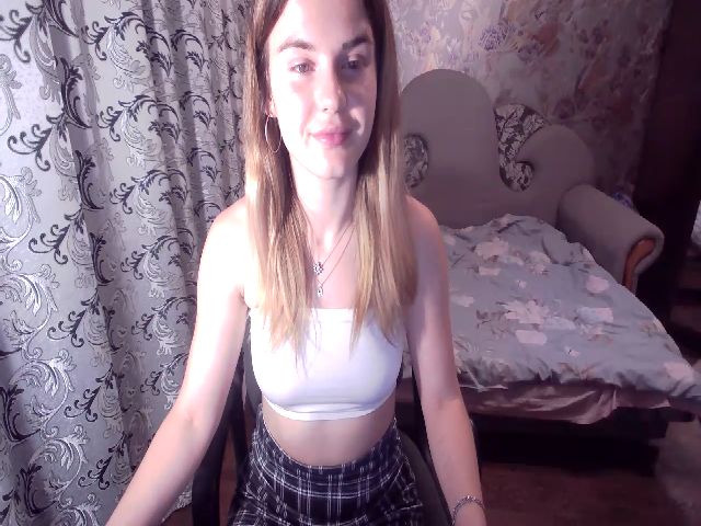 Live sex webcam photo for EmilyFar #273934833