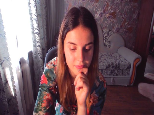 Live sex webcam photo for EmilyFar #274299871