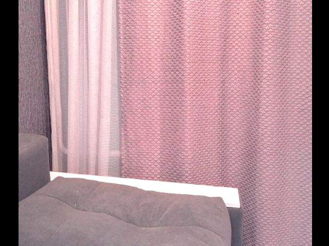 Live sex webcam photo for Emilyfoox #274158436