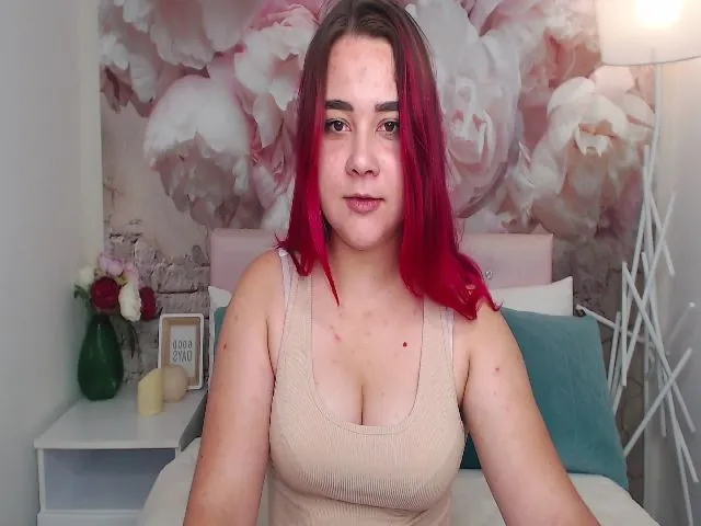 Live sex webcam photo for EmilyMur #274522333