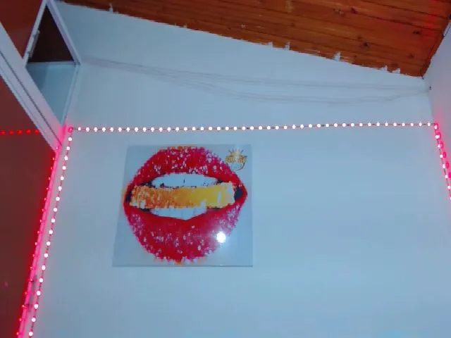 Live sex webcam photo for EmilyRosell #273959165