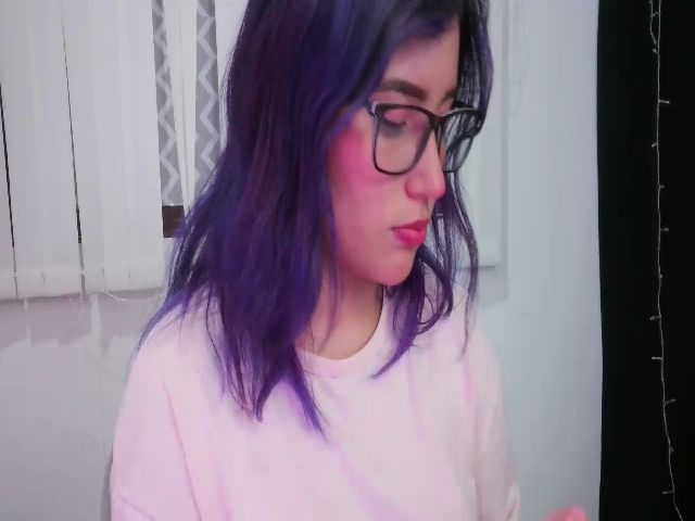 Live sex webcam photo for Emily_2016 #272914646