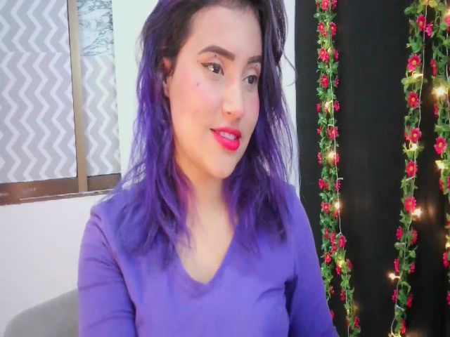 Live sex webcam photo for Emily_2016 #273029565