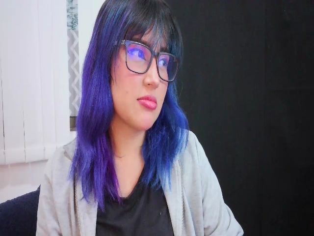 Live sex webcam photo for Emily_2016 #273632413