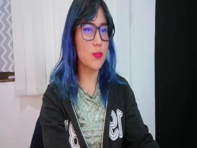 Live sex webcam photo for Emily_2016 #273698193