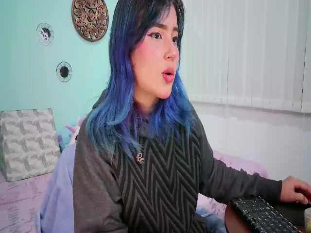 Live sex webcam photo for Emily_2016 #273748220