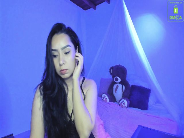 Live sex webcam photo for Emily_Cortez1 #273510341