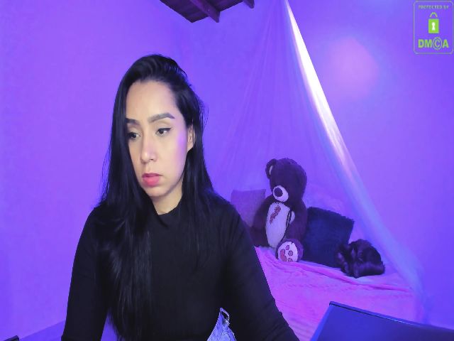 Live sex webcam photo for Emily_Cortez1 #273522846