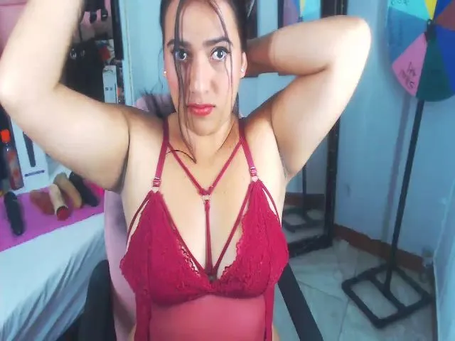 Live sex webcam photo for Emily_Defoe #272253855