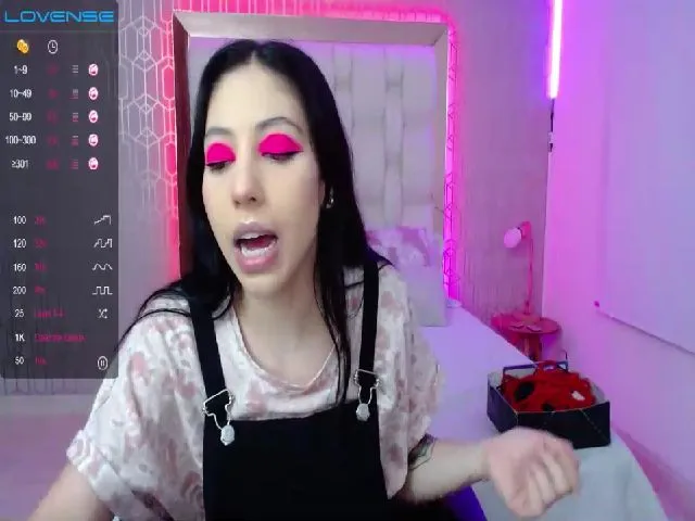 Live sex webcam photo for Emily_evans18 #271769803