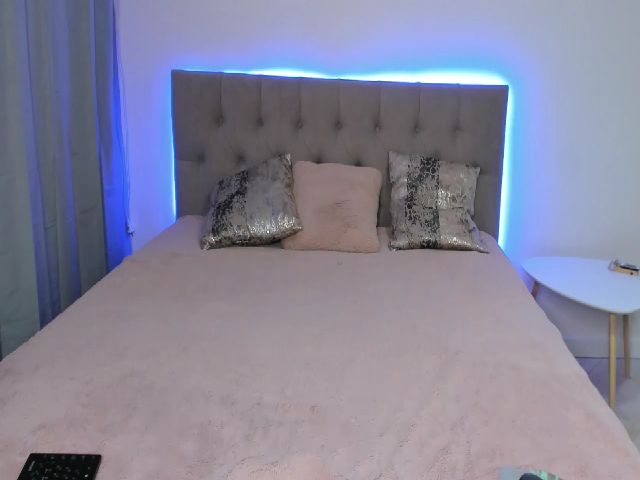 Live sex webcam photo for Emily_hillll #273067539