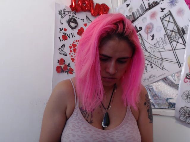 Live sex webcam photo for Emily_ross33 #272319240