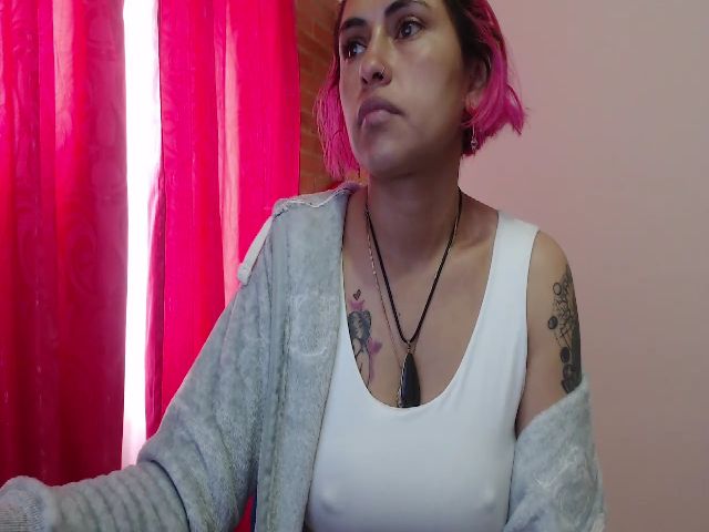 Live sex webcam photo for Emily_ross33 #273092856