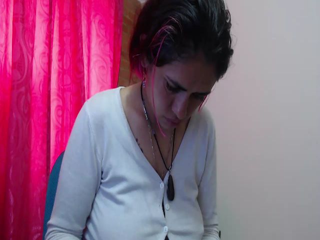 Live sex webcam photo for Emily_ross33 #273150661