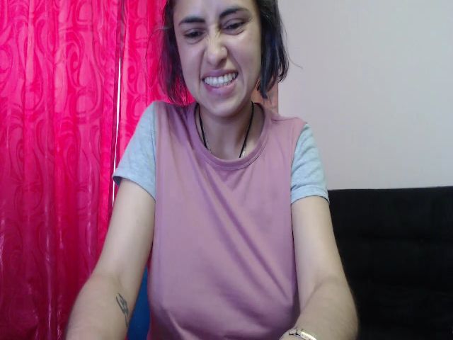 Live sex webcam photo for Emily_ross33 #273635519