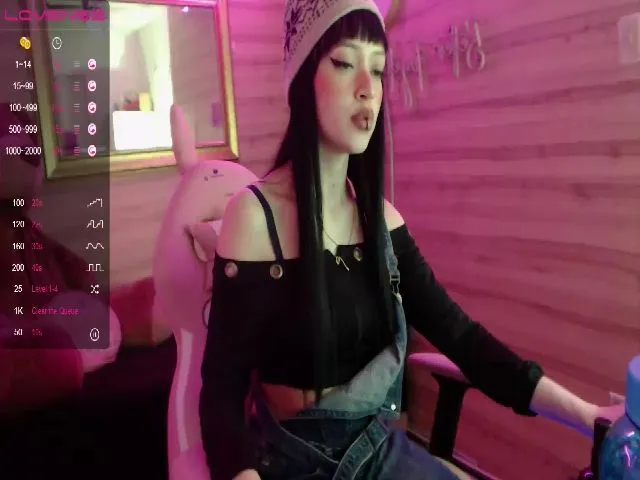Live sex webcam photo for Emily_sofia1 #272108525