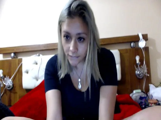 Live sex webcam photo for Emily_sweet2 #271740356