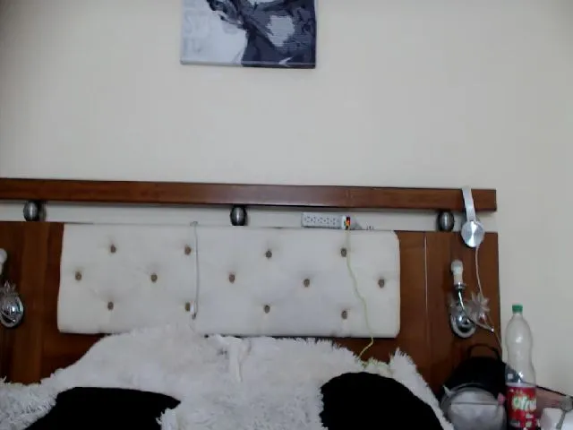 Live sex webcam photo for Emily_sweet2 #272578064