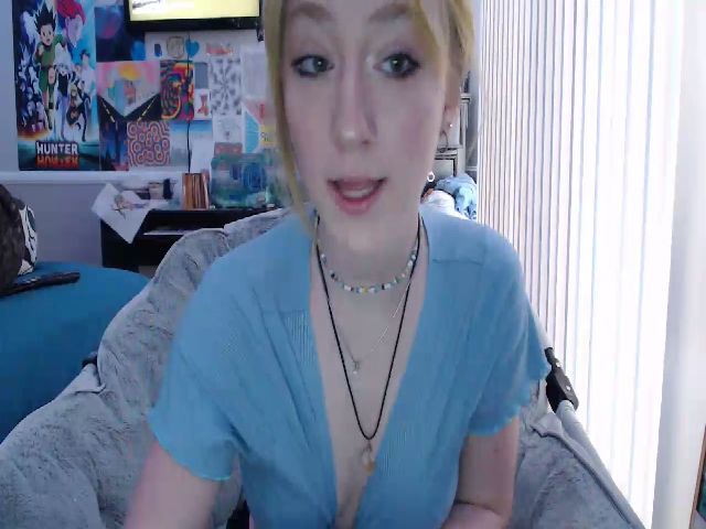 Live sex webcam photo for Emilybitxh #273142315