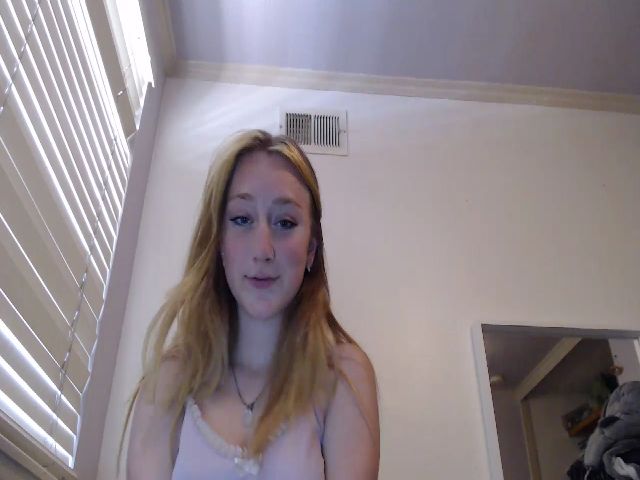 Live sex webcam photo for Emilybitxh #273430490