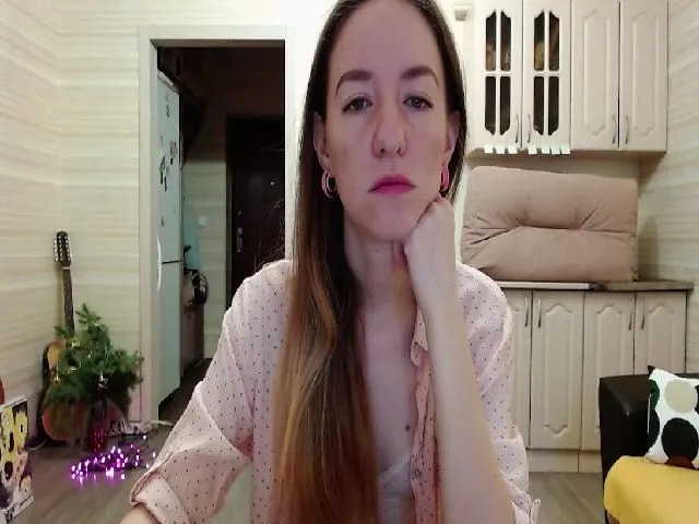 Live sex webcam photo for EmmRose #271940572