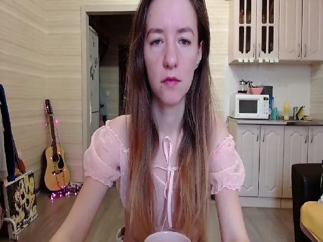 Live sex webcam photo for EmmRose #272603404