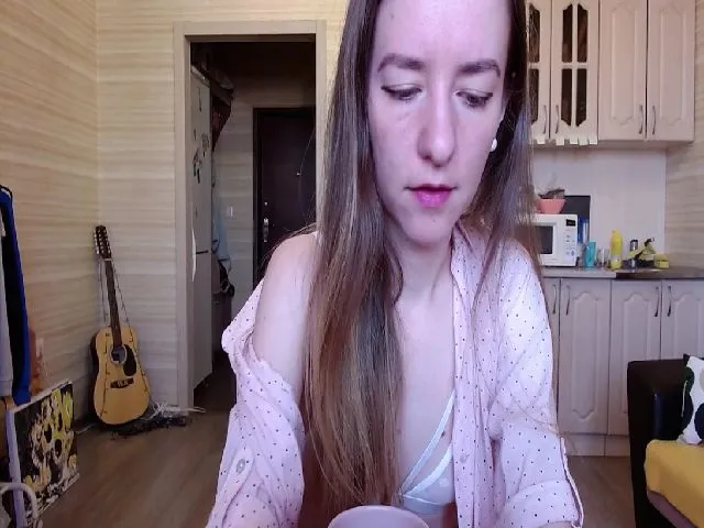 Live sex webcam photo for EmmRose #273080746