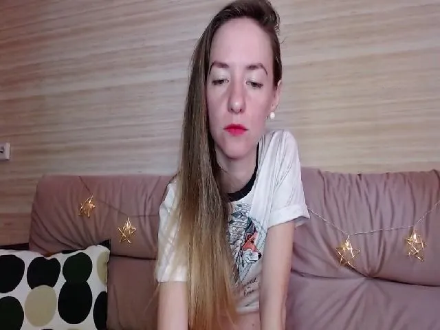 Live sex webcam photo for EmmRose #273402951