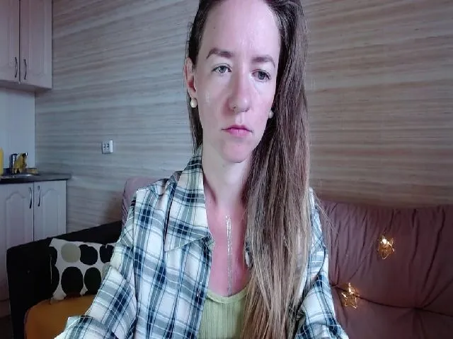 Live sex webcam photo for EmmRose #273883358