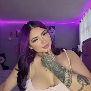 Live sex webcam photo for EmmaBlakee #294109876