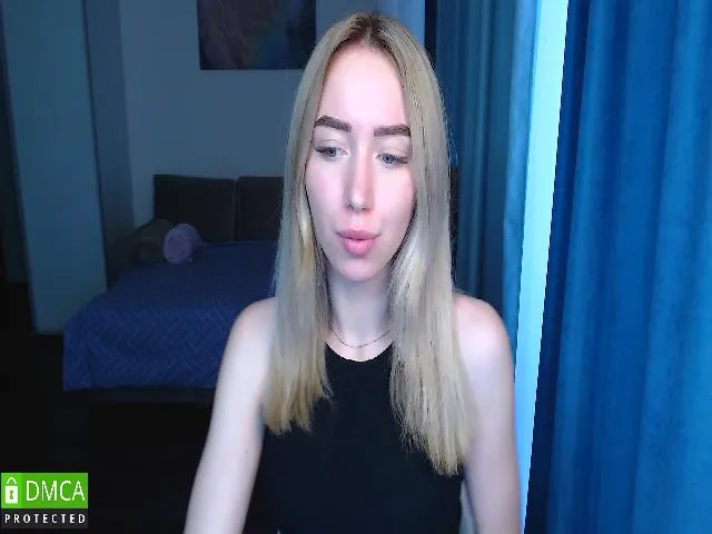 Live sex webcam photo for EmmaEvans20 #273775505