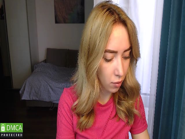 Live sex webcam photo for EmmaEvans20 #273822193