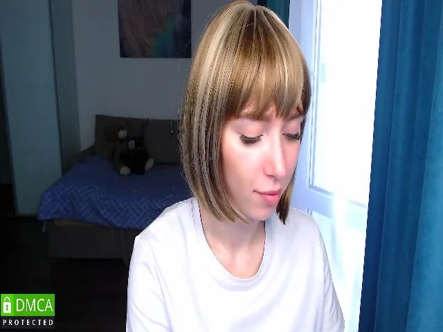 Live sex webcam photo for EmmaEvans20 #273834439