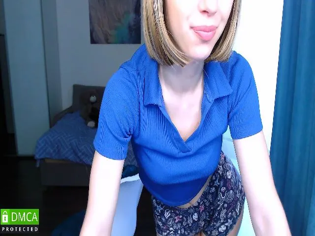 Live sex webcam photo for EmmaEvans20 #273858006