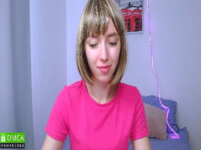 Live sex webcam photo for EmmaEvans20 #274086906