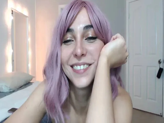 Live sex webcam photo for EmmaLaLatina #272102040