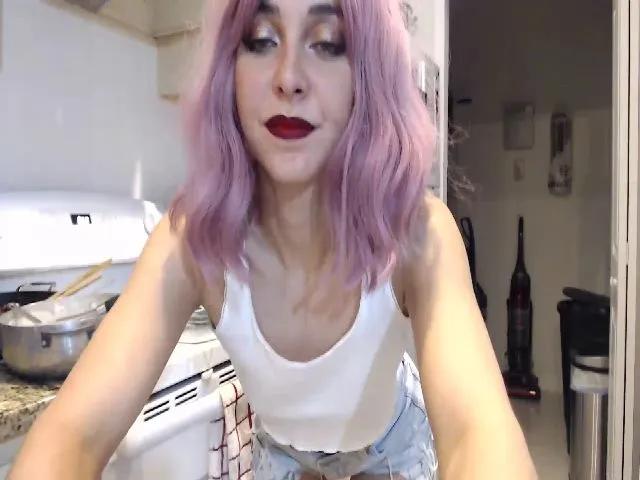 Live sex webcam photo for EmmaLaLatina #272235089