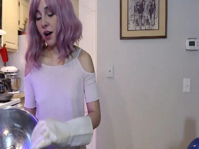 Live sex webcam photo for EmmaLaLatina #272378071