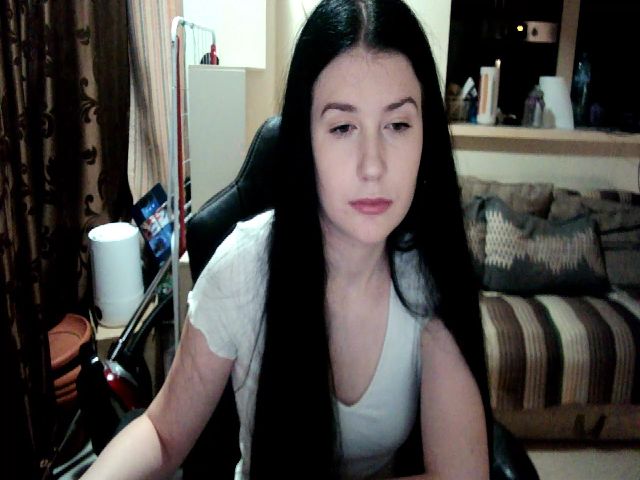 Live sex webcam photo for EmmaRaven #273767713