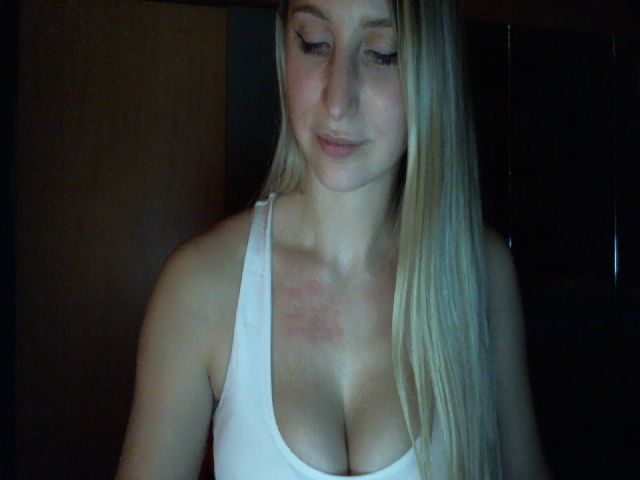 Live sex webcam photo for EmmaRivers #271767204