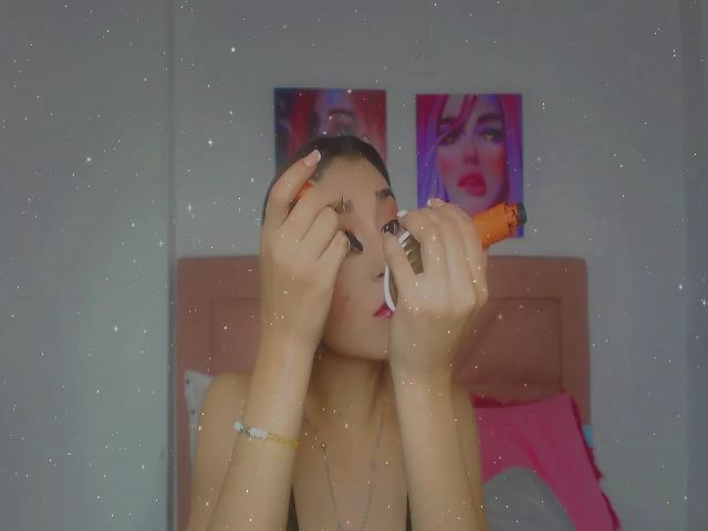 Live sex webcam photo for Emma_18x #271766683