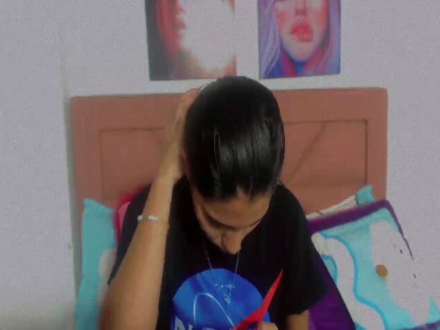 Live sex webcam photo for Emma_18x #271816184