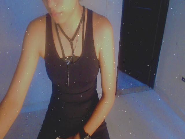 Live sex webcam photo for Emma_18x #271921742