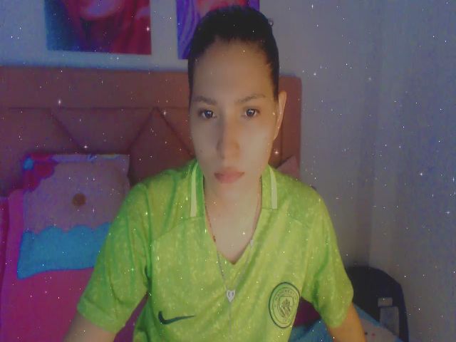 Live sex webcam photo for Emma_18x #271956317